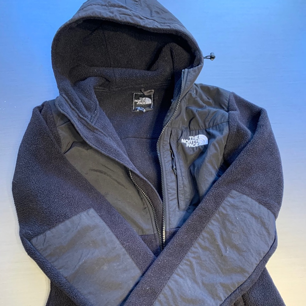 Women’s North Face Denali hooded jacket
